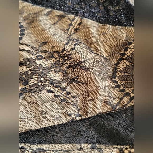 Bebe addiction dress. Fits like size small. - Picture 4 of 4